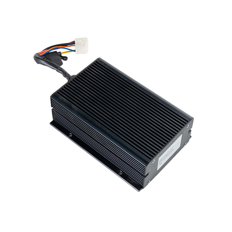 Hiệu Quả cao Đầu Ra Ổn Định IP65 Chống Bụi Chống Dầu DC48V Đầu Vào Rộng Xe Nâng Xe DC-DC Điện Áp Bước Xuống Mô-đun