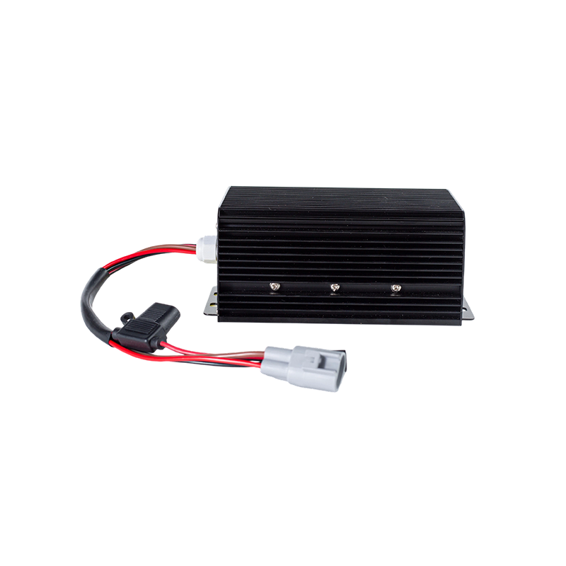 Hiệu Quả cao Đầu Ra Ổn Định IP65 Chống Bụi Chống Dầu DC80V Đầu Vào Rộng Xe Nâng Xe DC-DC Điện Áp Bước Xuống Mô-đun